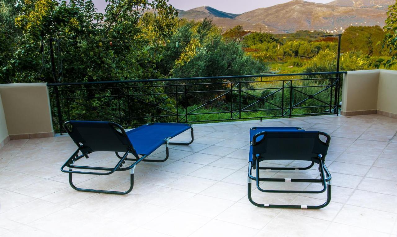 Babi'S Villa - Garden Apartment Lixouri Buitenkant foto